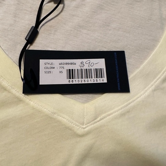 Patrick Assaraf size XS Light Yellow v-neck tee - Picture 2 of 5